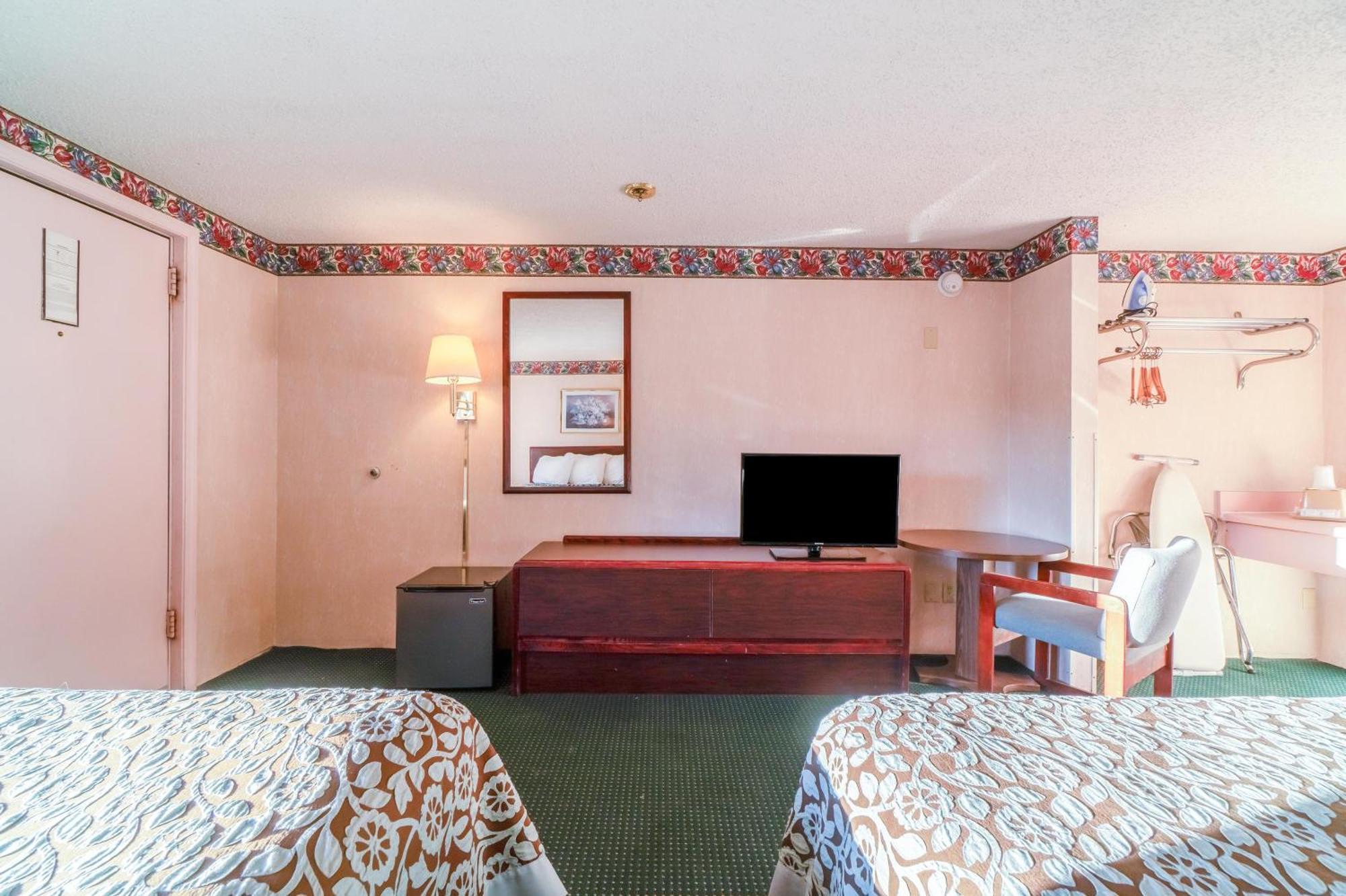 Motel Ozark Junction Mountain View By Oyo Exterior foto