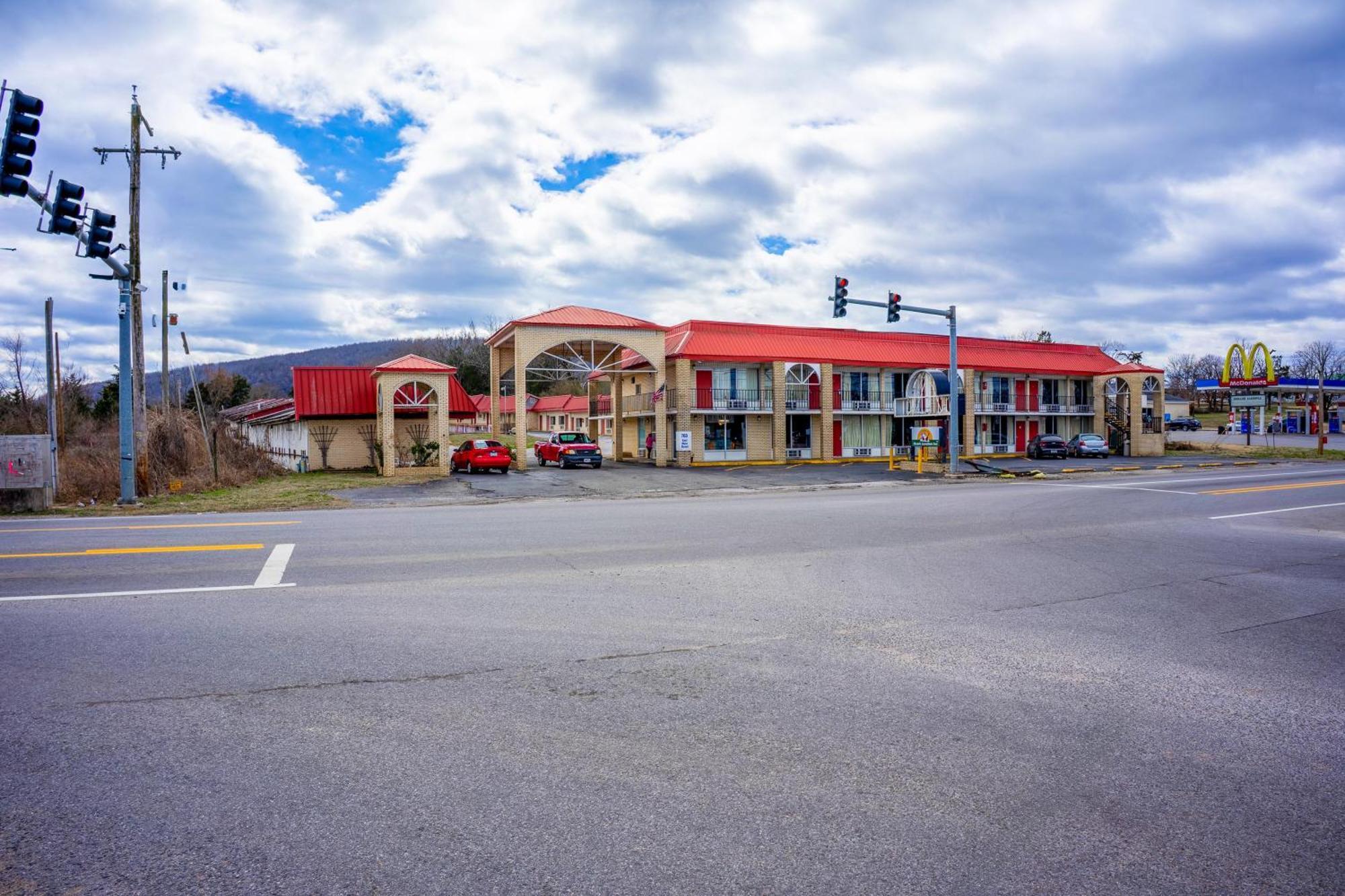 Motel Ozark Junction Mountain View By Oyo Exterior foto