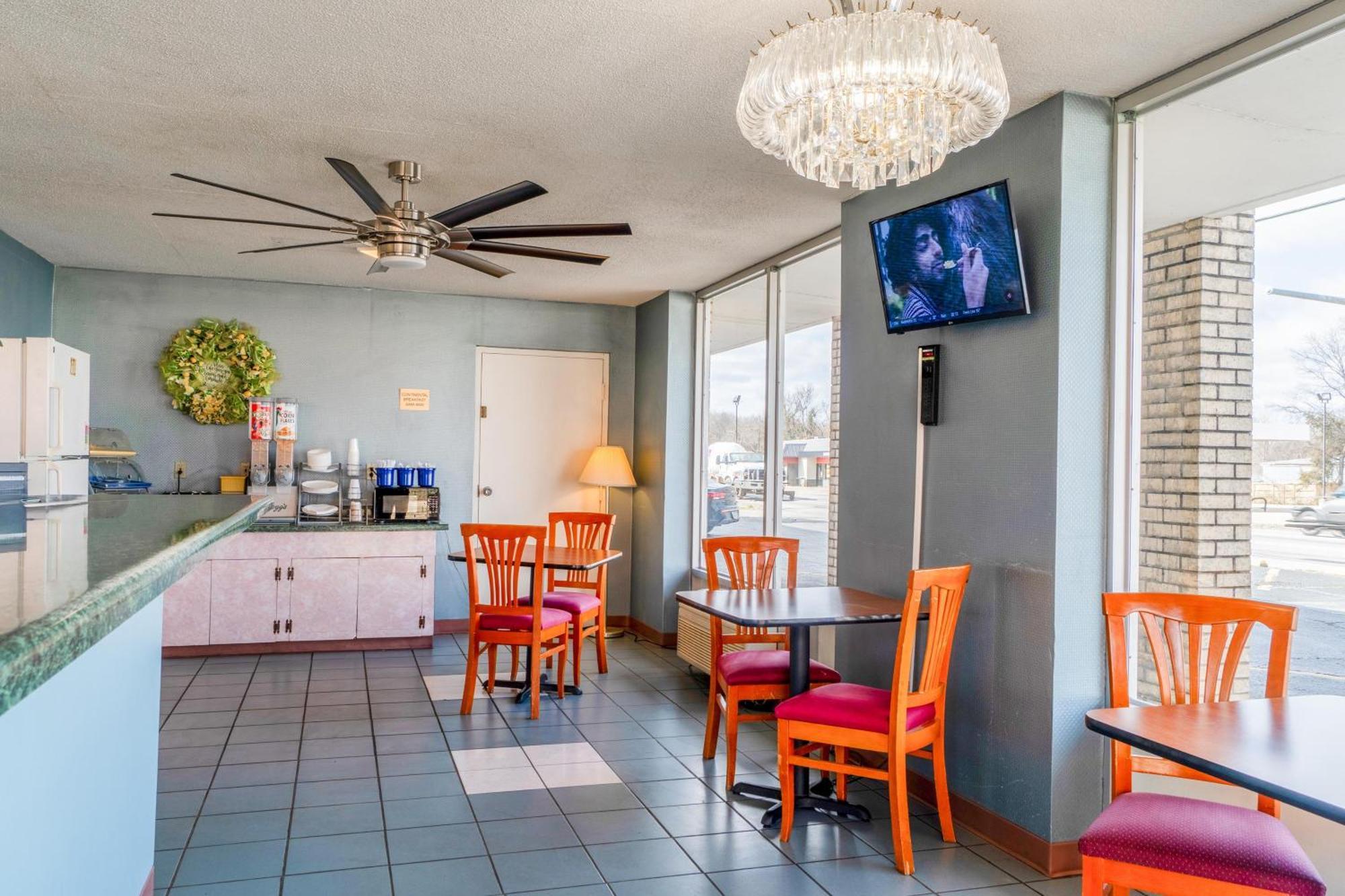Motel Ozark Junction Mountain View By Oyo Exterior foto