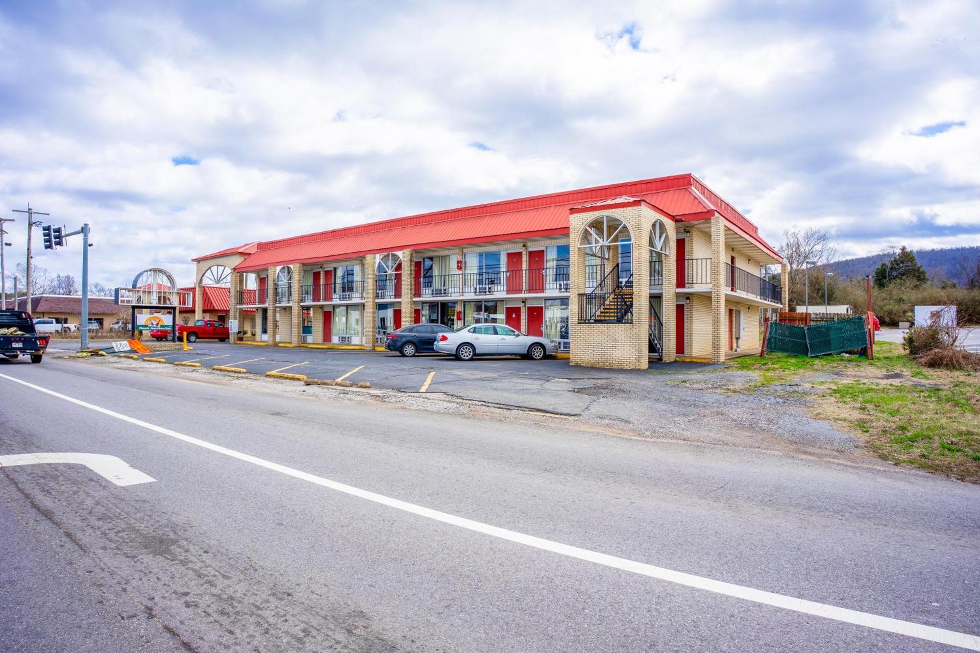 Motel Ozark Junction Mountain View By Oyo Exterior foto