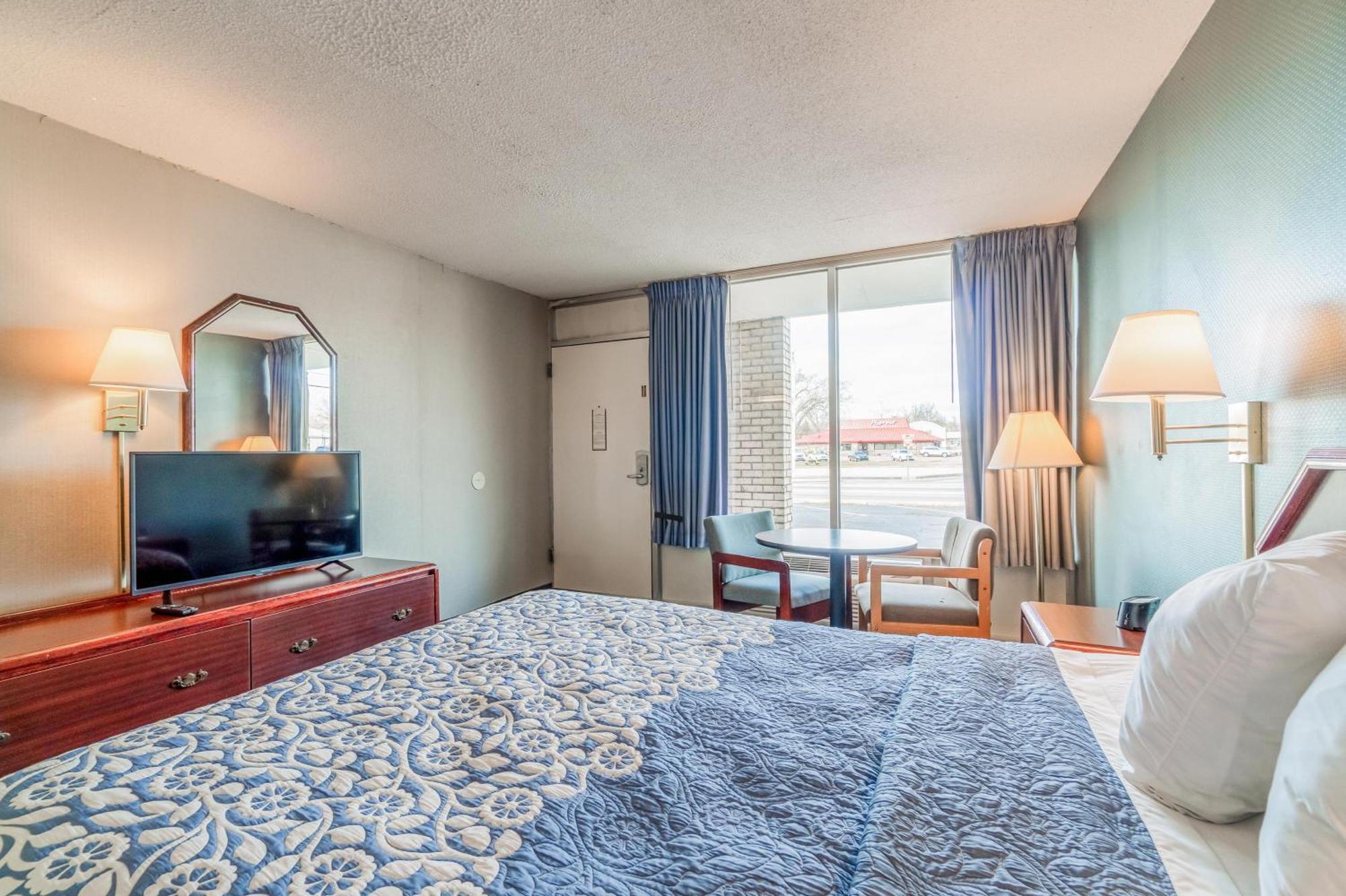 Motel Ozark Junction Mountain View By Oyo Exterior foto