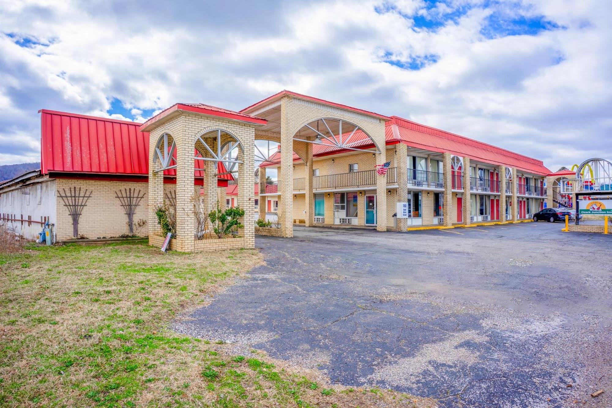 Motel Ozark Junction Mountain View By Oyo Exterior foto