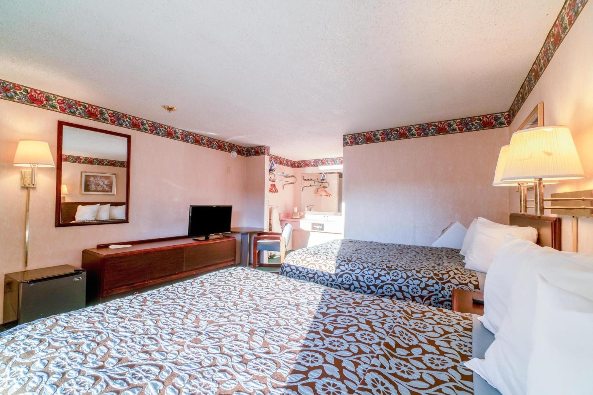 Motel Ozark Junction Mountain View By Oyo Exterior foto